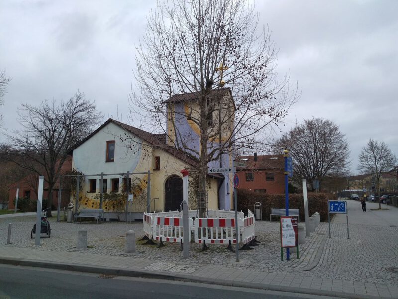 Dieses Bild hat ein leeres Alt-Attribut. Der Dateiname ist Platane-KOH-Markuskirche-230304-8-800x600.jpg