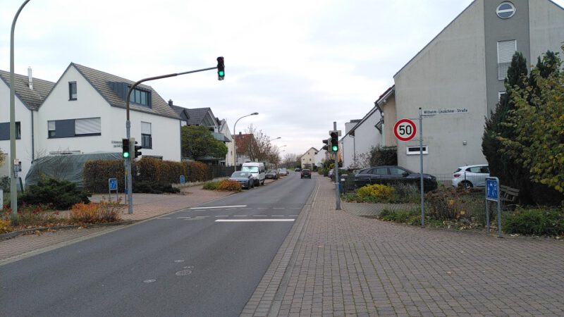 Tempo 50 in der Goethestr. nach dem Kindergarten St. Markus